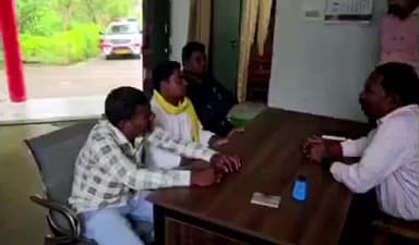 मोहखेड़: लावाघोघरी में 18 घर और 6 दुकानों में चोरी, थाना प्रभारी से मिले जनपद उपाध्यक्ष, आंदोलन की चेतावनी