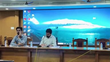 தேனி: தேனி கலெக்டர் அலுவல க கூட்ட அரங்கில் வாக்கா ளர் பட்டியல் SIR குறித்து அனைத்து கட்சி அலுவலர் களுடன் ஆலோசனைக் கூட்டம் நடந்தது