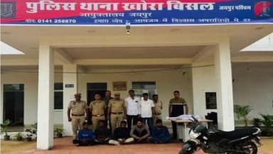 जयपुर: पुलिस थाना खोराबीसल ने ज्वेलरी के शोरूम में डकैती की योजना को विफल करते हुए, पांच सदस्यों को गिरफ्तार किया
