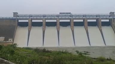 ஆண்டிப்பட்டி: வைகை அணையில் இருந்து 58 கிராம மக்கள் திட்ட கால்வாய் கான தண்ணீரை தேனி கலெக்டர் திறந்து வைத்தார்