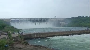 जिंतूर: येलदरी धरणाचे दोन दरवाजे उघडून पूर्णा नदीपात्रात 4 हजार 220 क्युसेक पाण्याचा विसर्ग सुरु