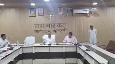 भिनगा: कलेक्ट्रेट भिनगा में उर्वरक आपूर्ति और कालाबाजारी रोकने हेतु बैठक, DM ने नियम विरुद्ध बिक्री पर कार्रवाई का दिया निर्देश