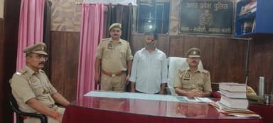 बस्ती , उत्तर प्रदेश 29 अक्टूबर 2025
रुधौली पुलिस टीम की बड़ी सफलता थाना सोनहा के गैंग लीडर को किया गया गिरफ्तार-*
 प्रभ...