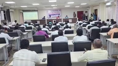 காஞ்சிபுரம்: மாவட்ட ஊரக வளர்ச்சி முகமை கூட்டுறையில் மாவட்ட ஆட்சியர் தலைமையில் அனைத்து கட்சி பிரமுகர்கள் கூட்டம் நடைபெற்றது