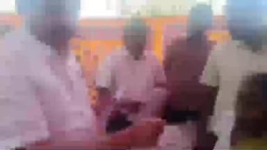 சாத்தூர்: நதிக்குடியில் நடந்த உங்களுடன் ஸ்டாலின் முகாமில் அரசு அதிகாரிகளை பார்த்து ஆவேசமடைந்து வாக்குவாதியை ஈடுபட்ட மதிமுக எம்எல்ஏ......