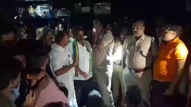 அஞ்செட்டி: காட்டு யானை தாக்கி விவசாயி உயிரிழப்பு : கொத்தூரில் உறவினர்கள் கிராம மக்கள் சாலை மறியல் போக்குவரத்து பாதிப்பு