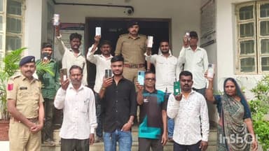 ઘોઘંબા: રાજગઢ પોલીસ સ્ટેશન વિસ્તારમાં તેરા તુજકો અર્પણ કાર્યકમ અંતર્ગત 10 મોબાઈલ તેના મૂળ માલિકોને સોંપ્યાં
