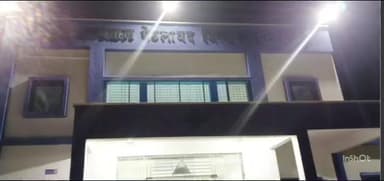 पेटलावद: ग्राम सारंगी में कार ने बाइक सवार को टक्कर मारी, बाइक सवार गंभीर घायल, दाहोद रेफर