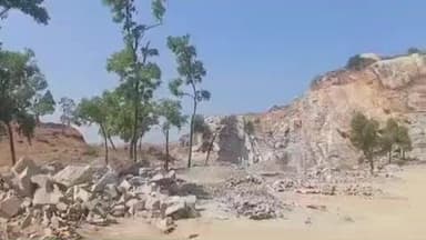 ସୋର: ଖଞ୍ଜାମାହାଲ ପଥର ଖାଦାନରେ ତହସିଲ ଏବଂ ଖଣି ବିଭାଗ ପକ୍ଷରୁ ଚଢ଼ାଉ,ଲକ୍ଷାଧିକ ଟଙ୍କାରେ ନିଲାମ ହେଲା ଜବତ ପଥର