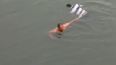 વંથળી: ધંધુસર નજીક ઉબેણ નદીમાંથી આશરે 27 વર્ષીય યુવકનો મૃતદેહ મળ્યો, યુવકની બાઈક અને મોબાઈલ ફોન ઘટનાસ્થળેથી મળતા આપઘાતની આશંકા