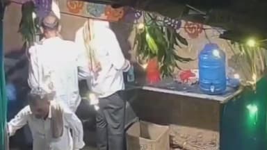 ಕುಂದಗೋಳ: ಹೊಸಕಟ್ಟಿ ಗ್ರಾಮದಲ್ಲಿ ಚಹಾ ಅಂಗಡಿಯಲ್ಲಿ ಮದ್ಯ ಮಾರಾಟ ಮಾಡುತ್ತಿದ್ದ ವ್ಯಕ್ತಿ ಬಂಧಿಸಿದ ಕುಂದಗೋಳ ಅಬಕಾರಿ ಪೊಲೀಸರು