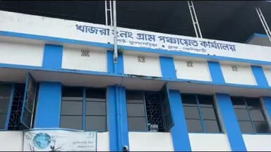 কেশিয়ারি: ঝড় বৃষ্টির ফলে বিদ্যুৎ বিচ্ছিন্ন কেশিয়াড়ির বিস্তীর্ণ এলাকা,খাজরা গ্রাম পঞ্চায়েতের জেনেটার চালিয়ে দেওয়া হলো পরিষেবা