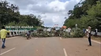 ଉମରକୋଟ: ନବ ନିର୍ମିତ ଭାରତମାଳା ରେ ଓଭର ବ୍ରିଜ ପାଇଁ ନାଙ୍ଗରାଡଙ୍ଗରି ଗ୍ରାମବାସୀଙ୍କ ରାସ୍ତା ଅବରୋଧ