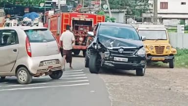 കാഞ്ഞിരപ്പള്ളി: കാഞ്ഞിരപ്പള്ളി ഫാബിസ് ഓഡിറ്റോറിയത്തിന് സമീപം പിക്കപ്പും കാറും കൂട്ടിയിടിച്ച് അപകടം