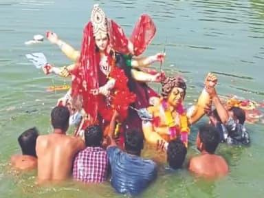 करछना : कचरी ग्राम सभा में बड़े ही धूमधाम से मनाया गया दुर्गा विसर्जन प्रशासन की निगरानी में सब कुछ बड़े शांतिपूर्वक...