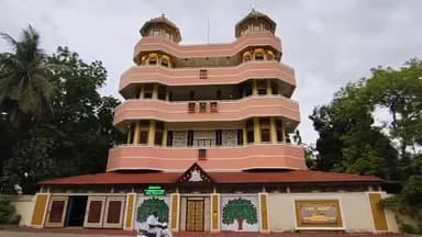 சீர்காழி: திருக்கடையூரில் தர்மபுர ஆதீனத்தில் உள்ள இசைப் பள்ளியில் மாணவர்கள் முதல் முதலாக நாதஸ்வரம் இசைத்து பயிற்சி வழங்கினார்