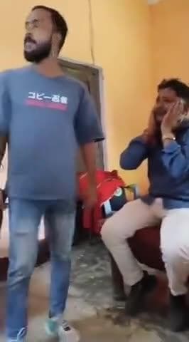 गौरीगंजः जामो थाना क्षेत्र के बाजगढ़ में एक युवक की पिटाई का वायरल वीडियो आया सामने, पिटाई करने वाला व्यक्ति दबंग प्रवृत