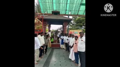 చౌటుప్పల్: చౌటుప్పల్ పట్టణంలోని శ్రీ సీతారామచంద్రస్వామి ఆలయంలో ప్రత్యేక పూజలు రాష్ట్ర మున్సిపల్ ఛాంబర్ చైర్మన్ వేన్ రెడ్డి రాజు