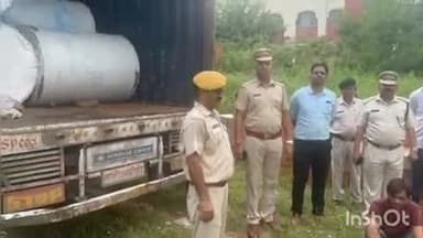 खेरवाड़ा: खेरवाड़ा में आबकारी थाना पुलिस ने की बड़ी कार्रवाई, टीम ने नाकाबंदी कर 225 कार्टून अवैध अंग्रेजी शराब की जब्त