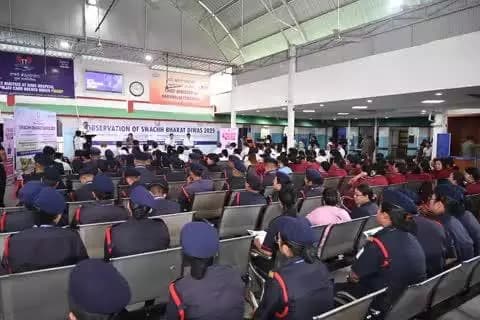 RIMS Imphal marks the closing of #SwasthNariSashaktParivar Abhiyaan & #SwachhataHiSeva2025 with the observance of Swachh Bharat Diwas 2025 🌿✨