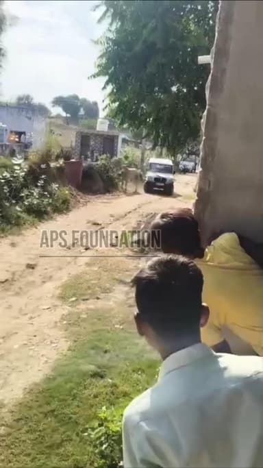 ये गाड़ी वाले तो पापी है सबसे बड़ा पाप इस गाँव वाले ने किया जो बचाया नही इसे 😡यह वीडियो आसपास सीकर जिले के लक्ष्मणगढ़ का बताया जा रहा है।
#apsgurjar #rip