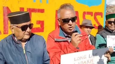 स्पीति: रोहतांग दर्रे पर सोनम वांगचुग रिहा करो के नारे गूंजे, सेव लाहौल स्पीति संस्था के बैनर तले उठाई गई मांग