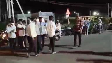 ಚಡಚಣ: ಮೃತ ಭೀಮನಗೌಡ ಮಗನ ಕಿಡ್ನ್ಯಾಪ್ ಮಾಡಲು ಯತ್ನ ಆರೋಪ, ಇದನ್ನು ಖಂಡಿಸಿ ಪಟ್ಟಣದಲ್ಲಿ ರಸ್ತೆ ತಡೆದು ಪ್ರತಿಭಟನೆ
