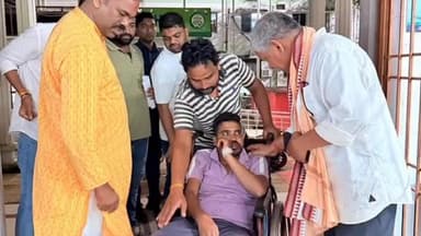 ଛେଣ୍ଡିପଦା: ସନ୍ତରାବନ୍ଧ ଗ୍ରାମର ଦୁଇ ଜଣ ଦୁର୍ଘଟଣା ହୋଇ ଚିକିତ୍ସା ହେଉଥିବା ଖବର ପାଇ ଜିଲ୍ଲା ମୁଖ୍ୟ ଚିକିତ୍ସାଳୟରେ ସାକ୍ଷାତ କଲେ ଛେଣ୍ଡିପଦା ବିଧାୟକ