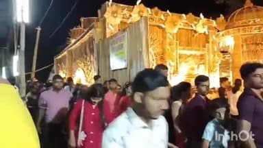 ইন্দপুর: বৃষ্টিকে উপেক্ষা করে দশমীর রাতে ভিড় জমল ইন্দপুরে, হস্তশিল্পে সাজানো নবারুণ সংঘের মণ্ডপে দর্শনার্থীদের ঢল