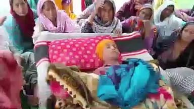 रात को सरकारी डॉक्टर के न होने की वजह से सांप काटने के कारण 13 वर्षीय लड़के की हुई मौत#