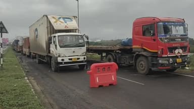 खंडाळा: पुण्यातील वाहतूक कोंडी रोखण्यासाठी खंडाळा जवळ अवजड वाहने अडवली; चालकांचा तीव्र संताप