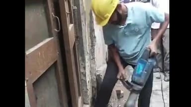 ਜਲੰਧਰ 1: ਜਲੰਧਰ ਦੇ ਅਲੀ ਮੁਹੱਲੇ ਵਿਖੇ ਇੱਕ ਨਸ਼ਾ ਤਸਕਰ ਦੇ ਘਰ ਤੇ ਪੁਲਿਸ ਨੇ ਚਲਾਇਆ ਪੀਲਾ ਪੰਜਾ