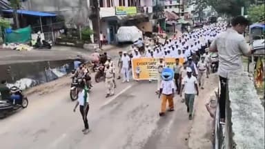 ନୟାଗଡ: ନୟାଗଡ ସହର ପରିସରରେ ଜିଲ୍ଲା ପୋଲିସ ପକ୍ଷରୁ ସାଇବର ସୁରକ୍ଷା ସଚେତନତା ସୋଭାଯାତ୍ରା କାର୍ଯ୍ୟକ୍ରମ ଅନୁଷ୍ଠିତ