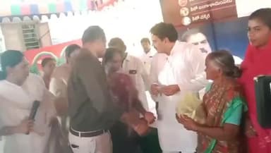 తెనాలి: పునరావాస కేంద్రాల ప్రజలకు రేషన్ పంపిణీ ప్రారంభించిన మంత్రి నాదెండ్ల మనోహర్