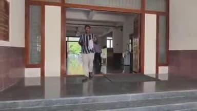 திருப்பூர் தெற்கு: கடன் பெற்று திருப்பி தராமல் மிரட்டல் விடுப்பவர் மீது நடவடிக்கை எடுக்க கோரி ஒப்பந்ததாரர் குமார் நகர் கமிஷனர் அலுவலகத்தில் புகார்