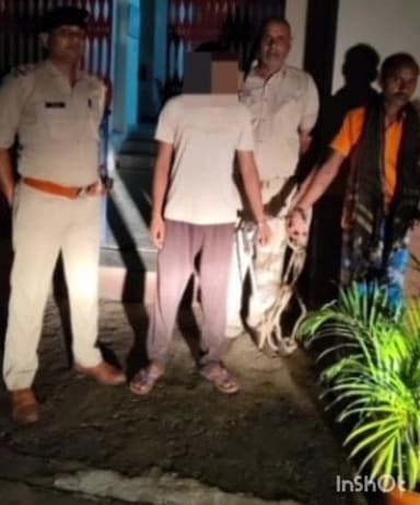 गोपालगंज: गोपालगंज SC/ST थाने की पुलिस ने मारपीट के मामलों में फरार दो आरोपियों को किया गिरफ्तार