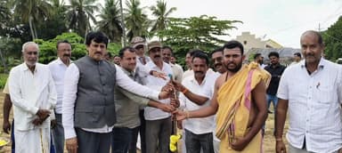 ಚನ್ನಪಟ್ಟಣ: ಹಾರೋಹಳ್ಳಿಯ ಸರ್ಕಾರಿ ಶಾಲಾ ಕಟ್ಟಡ ನಿರ್ಮಾಣಕ್ಕೆ ಶಾಸಕ ಸಿ.ಪಿ.ಯೋಗೀಶ್ವರ್ ಗುದ್ದಲಿ ಪೂಜೆ