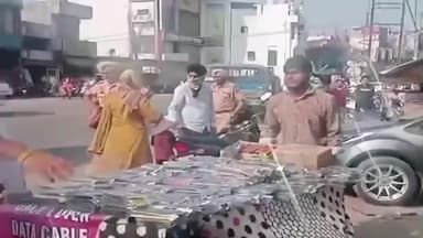 ਜਲੰਧਰ 1: ਜਲੰਧਰ ਦੇ ਸ੍ਰੀ ਰਾਮ ਚੌਂਕ ਤੋਂ ਲੈ ਕੇ ਬਸਤੀ ਅੱਡਾ ਚੌਂਕ ਤੱਕ ਨਗਰ ਨਿਗਮ ਤਹਿ ਬਜ਼ਾਰੀ ਵਿਭਾਗ ਵੱਲੋਂ ਕੀਤੀ ਗਈ ਕਾਰਵਾਈ