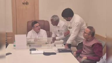 किनवट: आ. केराम यांनी पणन मंत्री रावल यांची भेट घेत किनवट येथे सोयाबीन खरेदी केंद्र चालु करण्याची केली मागणी