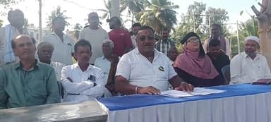 ಮಳವಳ್ಳಿ: ಕೆರೆ ಟೆಂಡರ್ ನಲ್ಲಿ ಅವ್ಯವಹಾರ ನಡೆದಿಲ್ಲಿ , ಕಿರುಗಾವಲುನಲ್ಲಿ ಸುದ್ದಿಗೋಷ್ಠಿ ನಡೆಸಿ ಗ್ರಾ ಪಂ ಉಪಾಧ್ಯಕ್ಷರ ಸ್ಪಷ್ಟನೆ