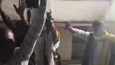 मोहखेड़: प्रधान गोगरी मढ़ाई मेले में अहीरों की टोली संग थिरके, ढोल बजाते जनपद उपाध्यक्ष का वीडियो वायरल