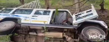 केतार: केतार में बाइक को बचाने में पलटा वाहन, सहायक अध्यापक घायल