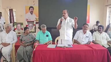 காஞ்சிபுரம்: சின்ன காஞ்சிபுரம் கலைஞர் பவள மாளிகையில் காஞ்சிபுரம் தெற்கு மாவட்ட திமுக அவசர செயற்குழு கூட்டம் நடைபெற்றது