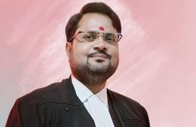 आलापुर: लगातार तीसरी बार सेतु निगम के पैनल अधिवक्ता बने सुधीर चतुर्वेदी, आलापुर में जश्न का माहौल