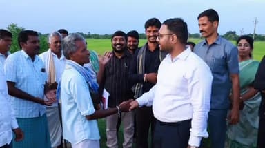 నూతనకల్: మిర్యాల గ్రామంలో వర్షాలకు దెబ్బతిన్న పత్తి పంటను పరిశీలించిన కలెక్టర్ తేజస్