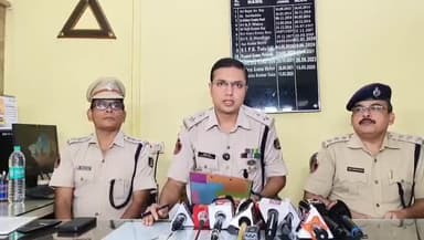 ତମାଣ୍ଡୋ: 13 ଜଣିଆ ଡକାୟତ୍ତି ଗ୍ୟାଙ୍ଗ କୁ ଗିରଫ ନେଇ ତମାଣ୍ଡୋ ଥାନାରେ ଡିସିପି ଙ୍କ ସାମ୍ବାଦିକ ସମ୍ମିଳନୀ