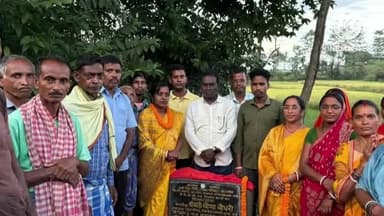 सिल्ली: हलमाद साहेदा में पीसीसी सड़क का शिलान्यास किया गया