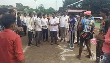 मुलचेरा: मच्छीगट्टा येथे आयोजित व्हालीबाॅल स्पर्धेचे माजी जि.प.अध्यक्ष अजय कंकडालवार यांचा हस्ते उदघाटन