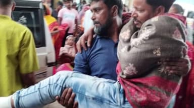 ডোমকল: জলঙ্গির ফরিদপুরে টোটো উল্টে বিপত্তি, গুরুতর জখম এক যাত্রী, চিকিৎসাধীন ডোমকল মহাকুমা হাসপাতালে