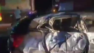 विक्रमगड: राष्ट्रीय महामार्गावर नालासोपारा फाटा कंटेनर कठडा तोडून वाहनांवर कोसळला; एकाचा मृत्यू, चार जखमी